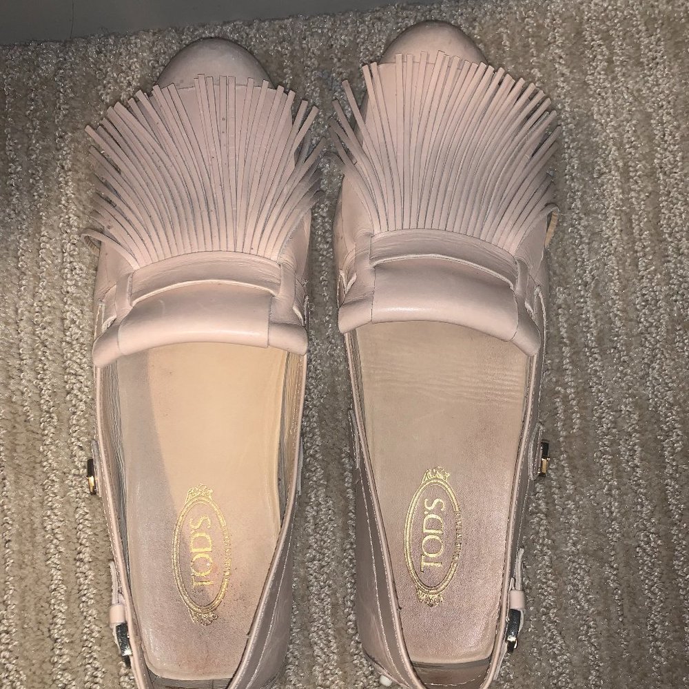 Tod Fringe Light Pink Flats